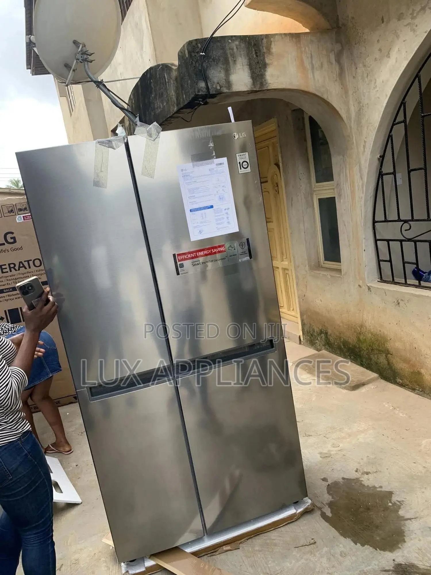 Unique Side by Side 688L Refrigerator