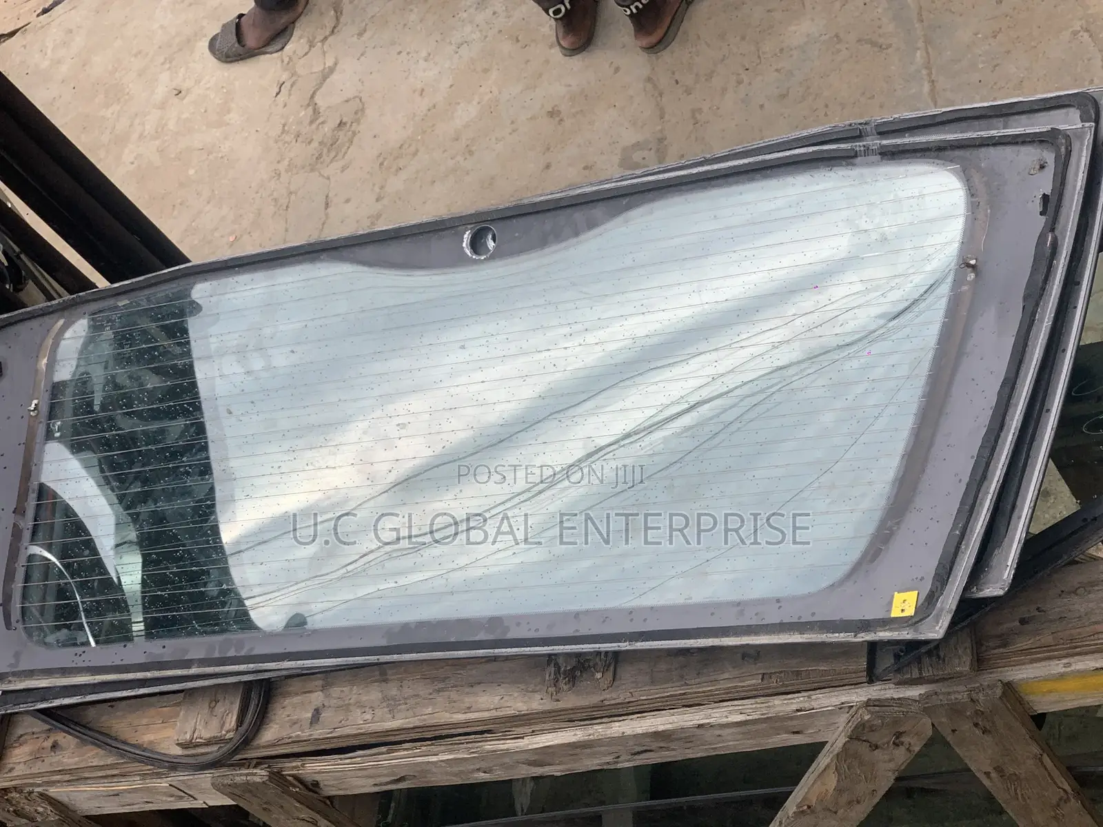 Dm for Back Glass Sienna 2008 Model Available