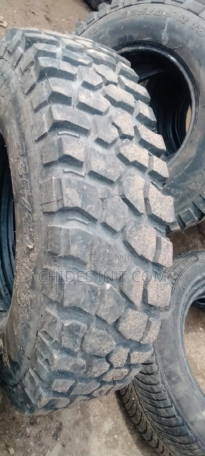 235/85/16 Tukumbor Tire