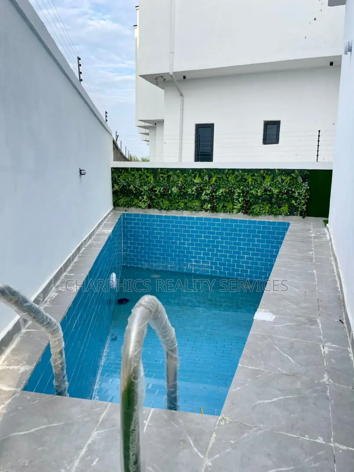5bdrm Duplex in Lekki for sale