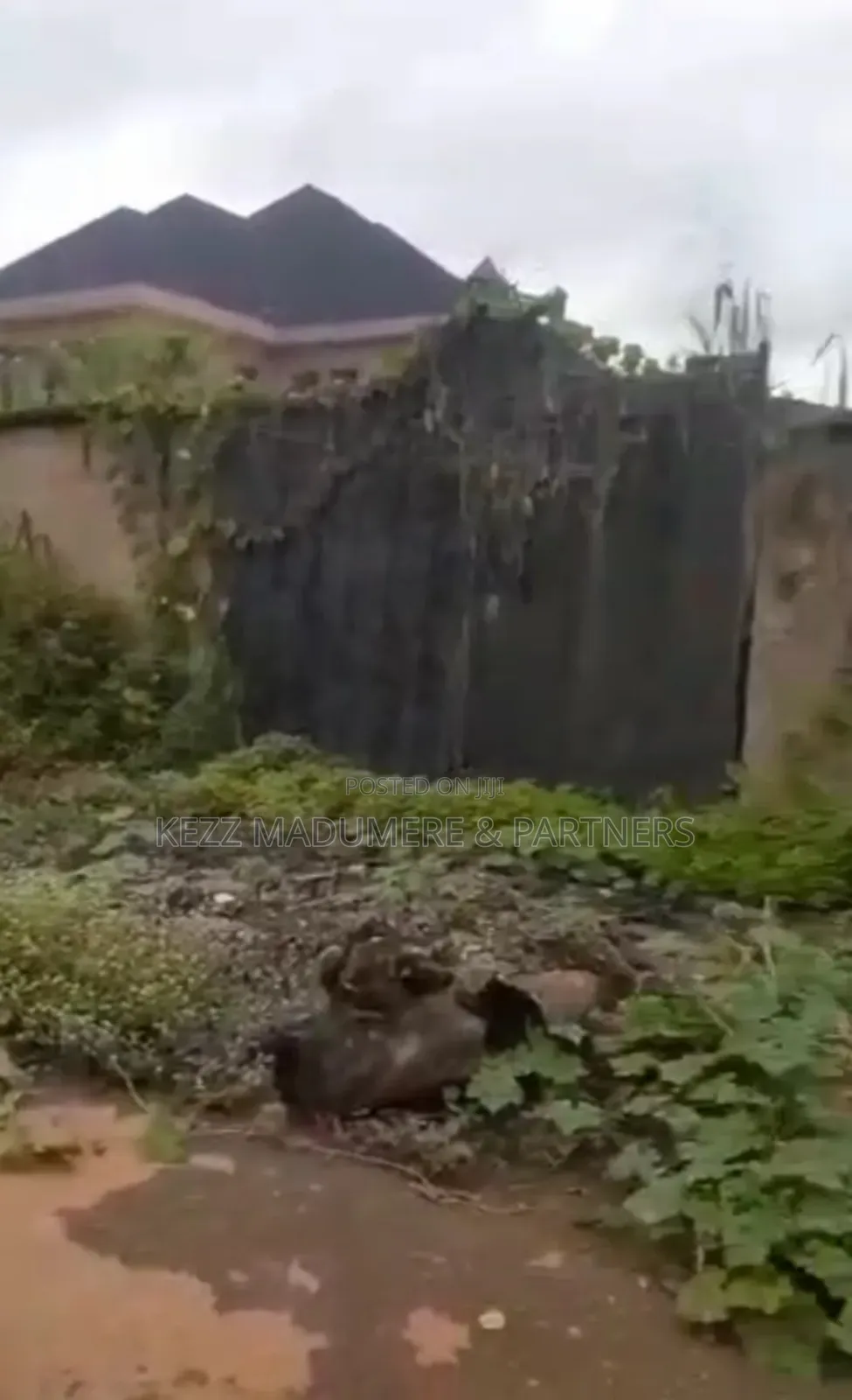 For Sale : 1400 SQMTRS at Old Gra , Enugu