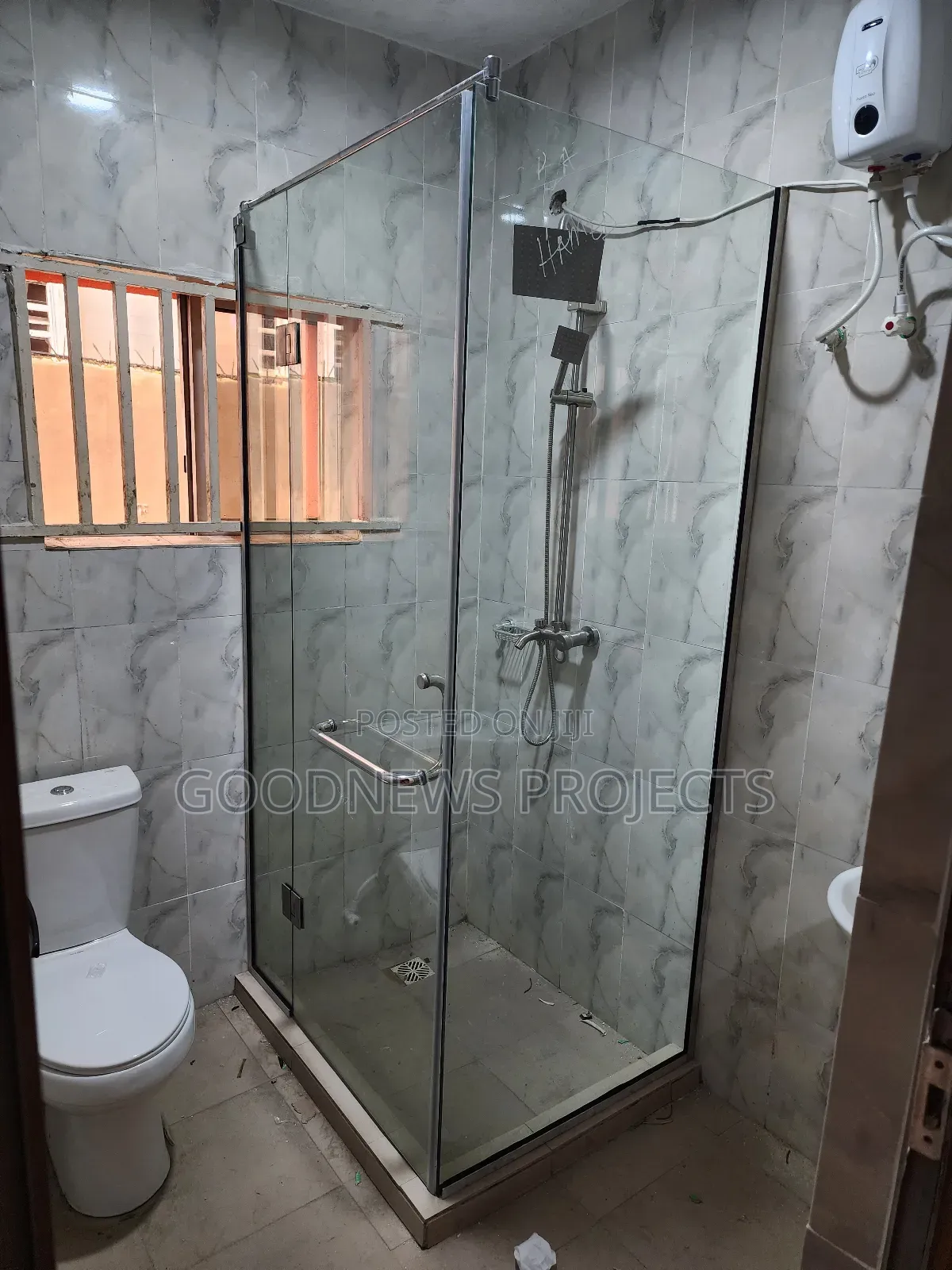 Frameless Hinged Cubicle Glass
