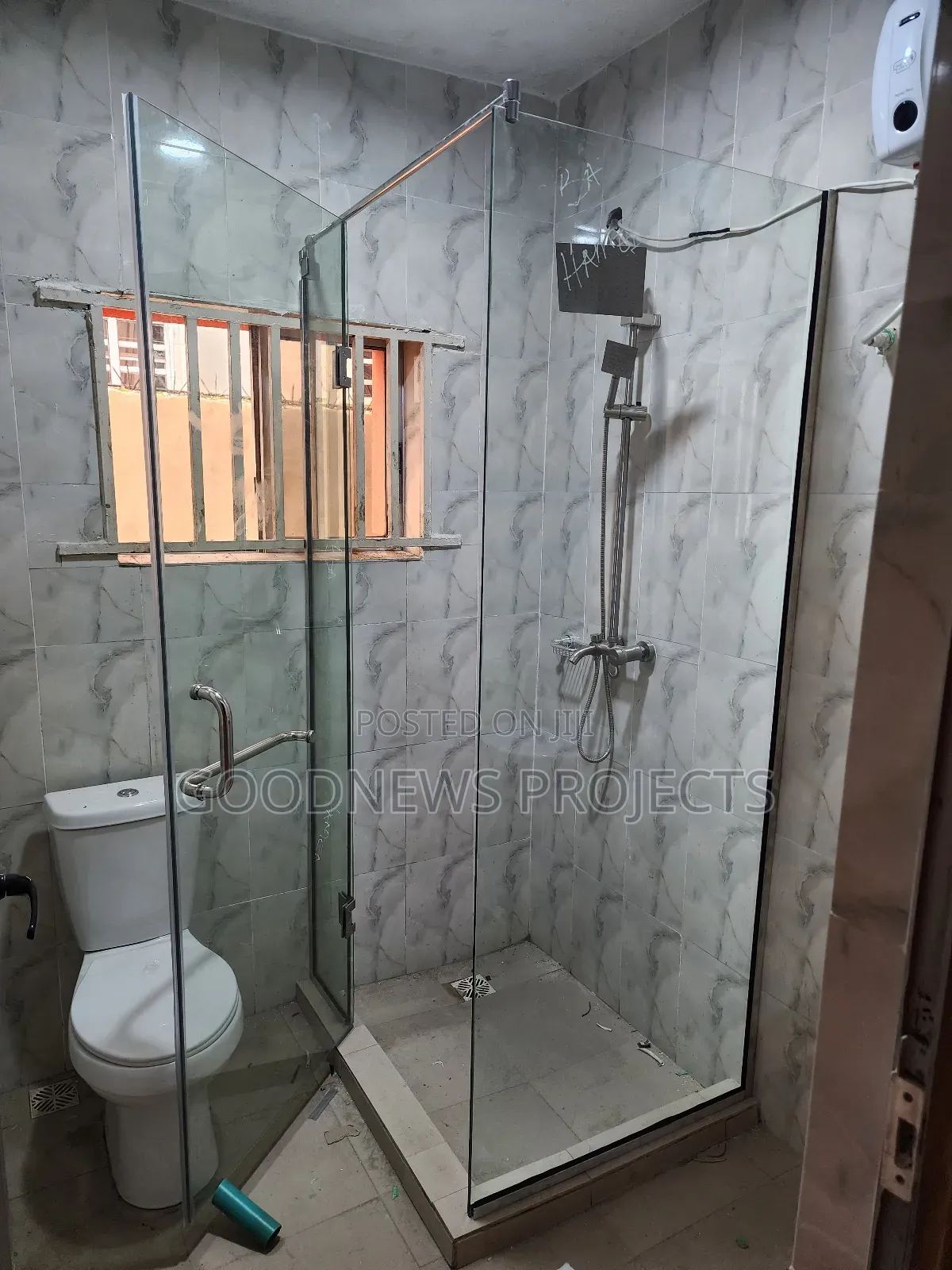 Frameless Hinged Cubicle Glass
