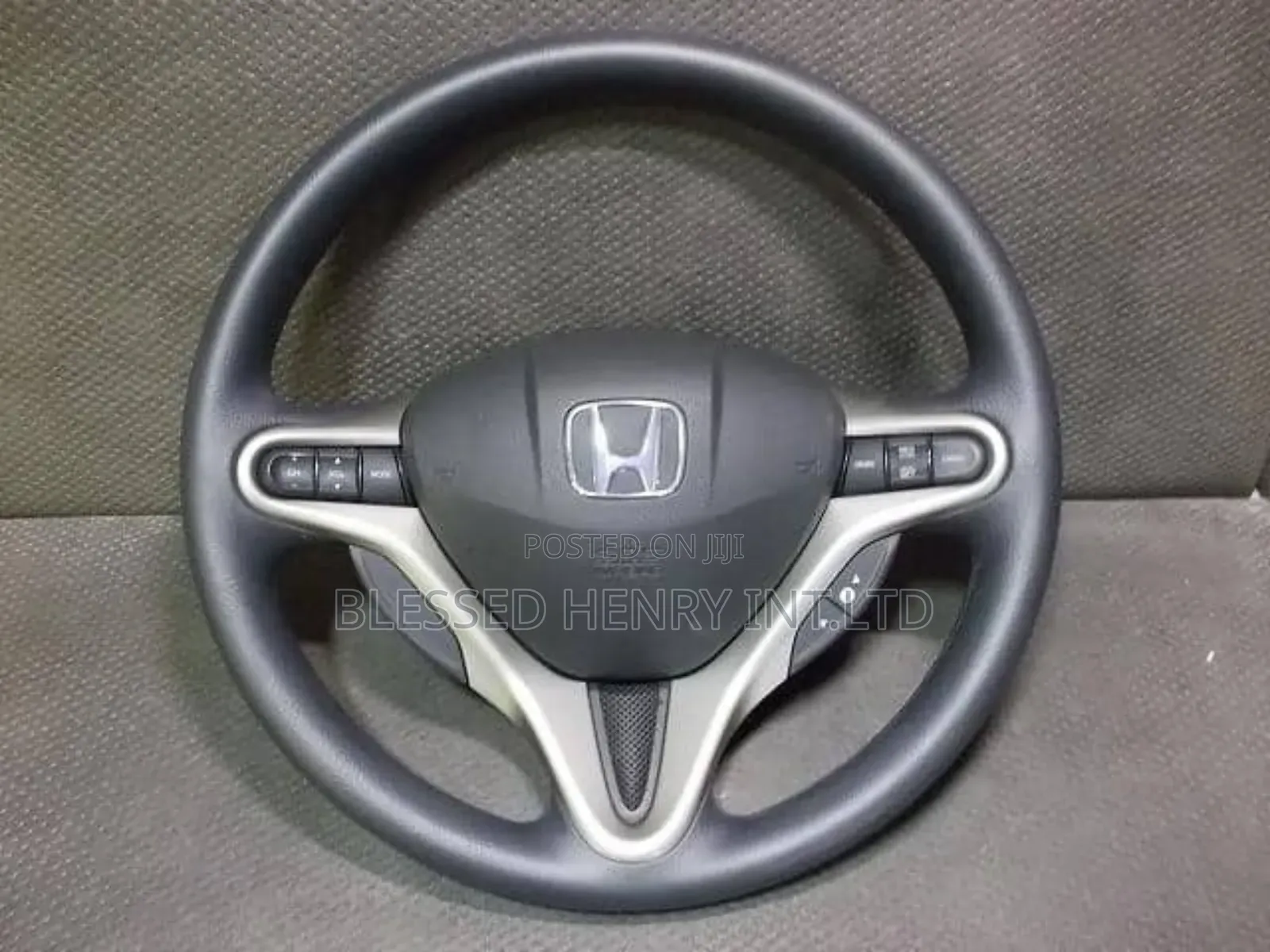 Steering Wheel With Airbag