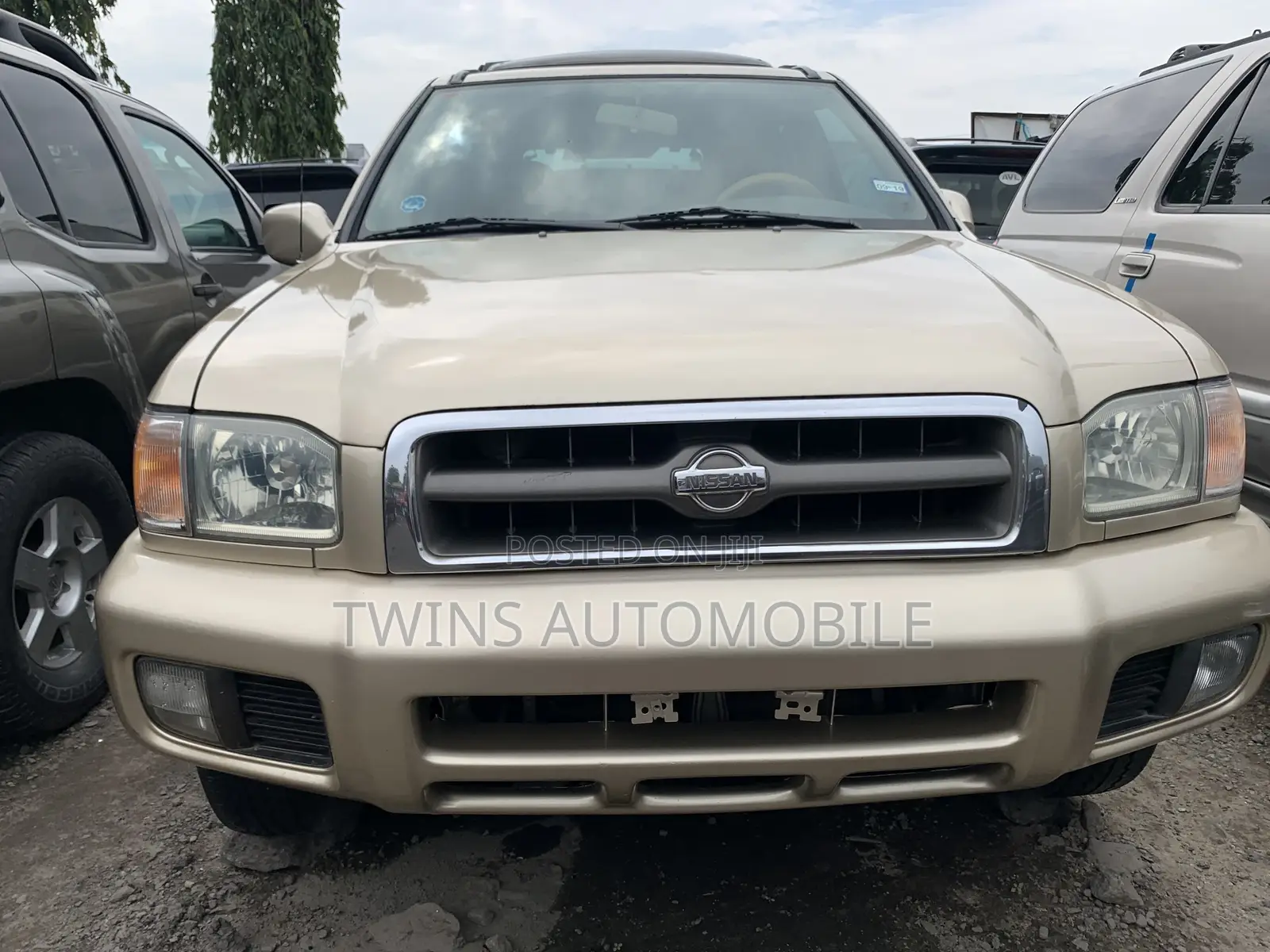 Nissan Pathfinder LE AWD SUV (3.5L 6cyl 4A) 2003 Gold