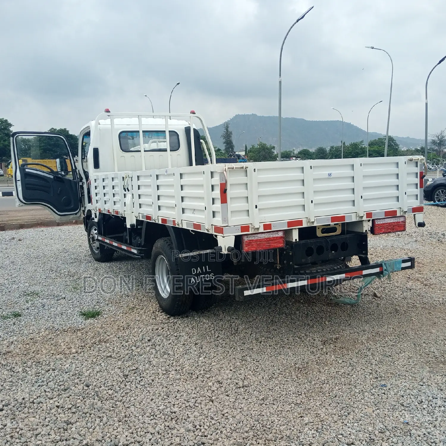 Band New 5 Tons Truck