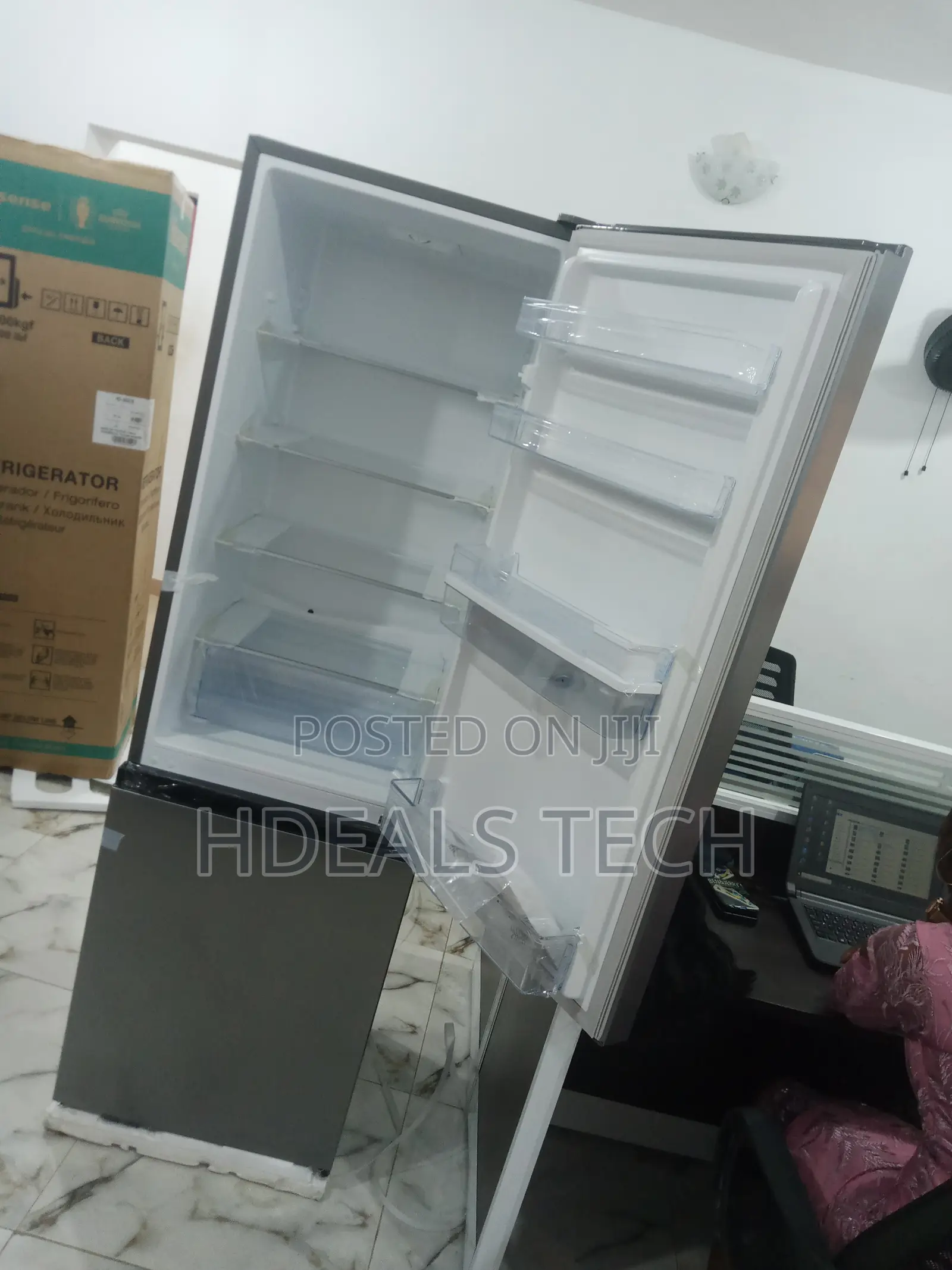 Quality Refrigerator 264L With Water Dispenser | Hisense