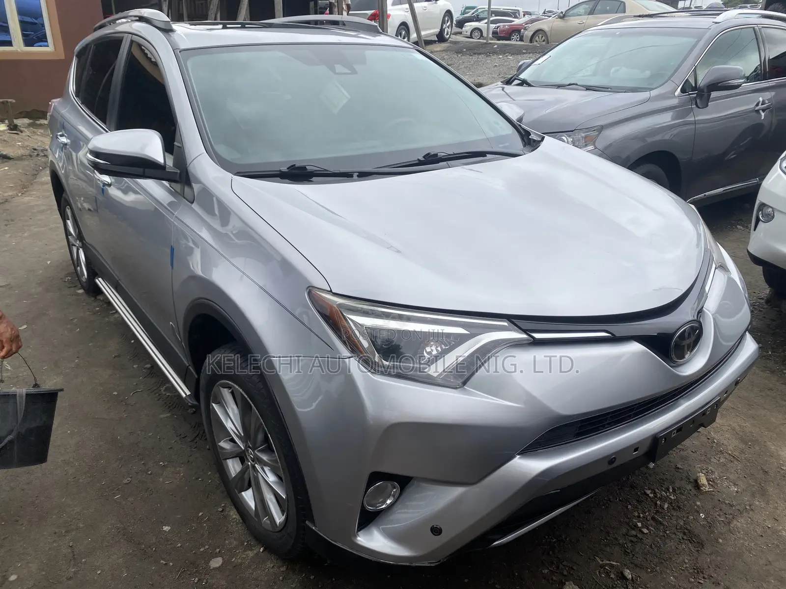 Toyota RAV4 Limited 4dr SUV (2.5L 4cyl 6A) 2018 Silver