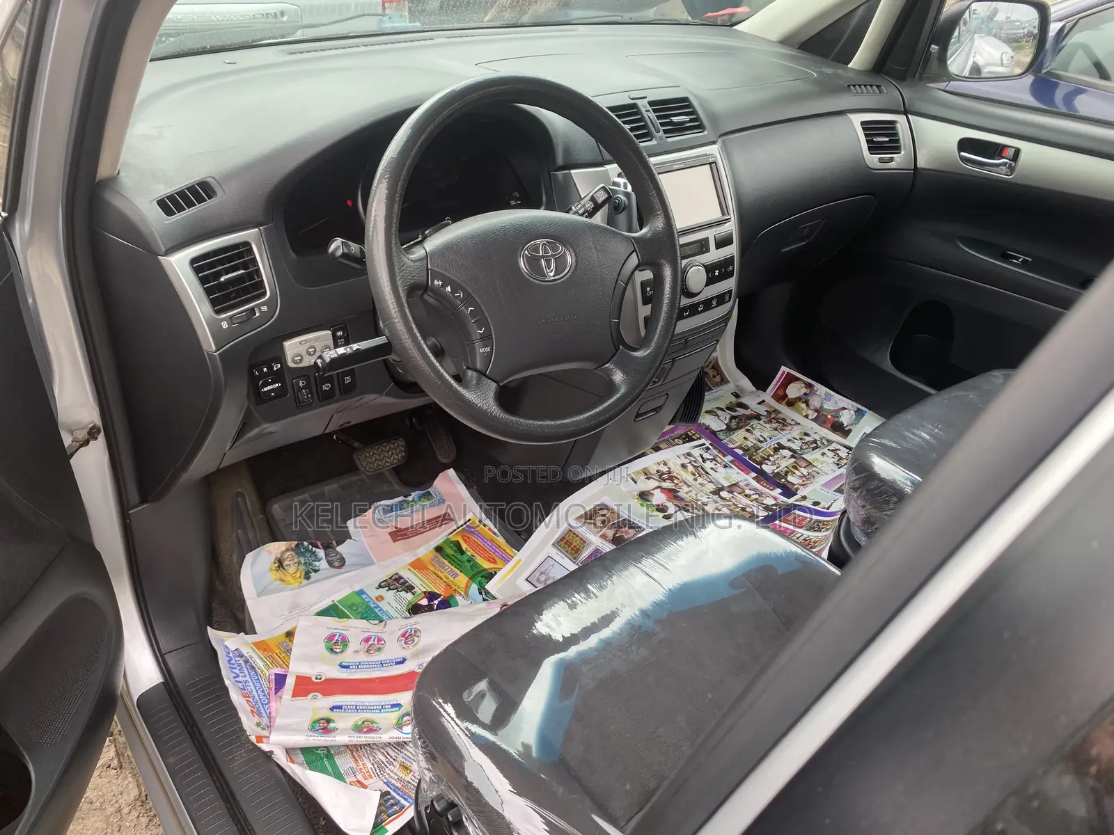 Toyota Avensis Verso 2.0 Petrol 2006 Silver