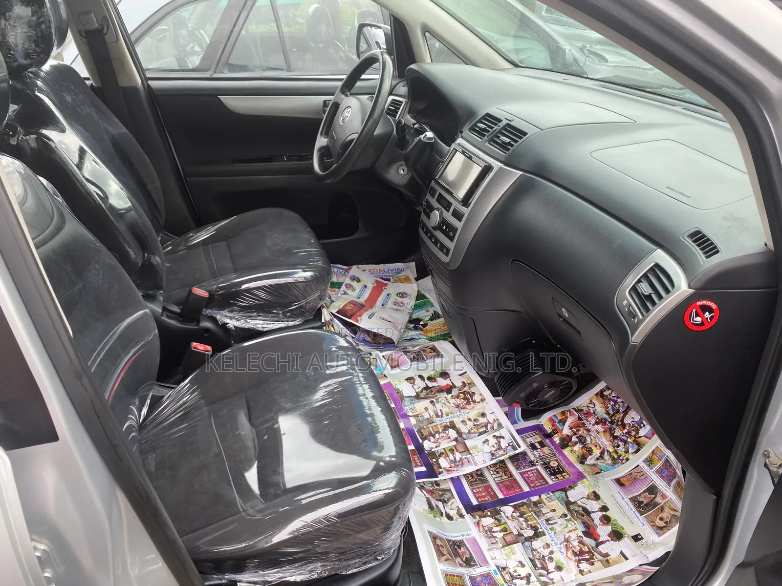 Toyota Avensis Verso 2.0 Petrol 2006 Silver