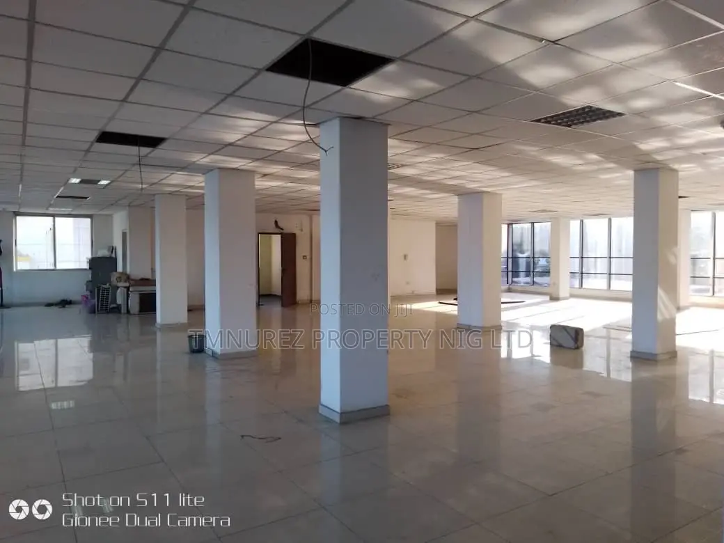 270 SQM Open Space Warehouse for Rent at Vi