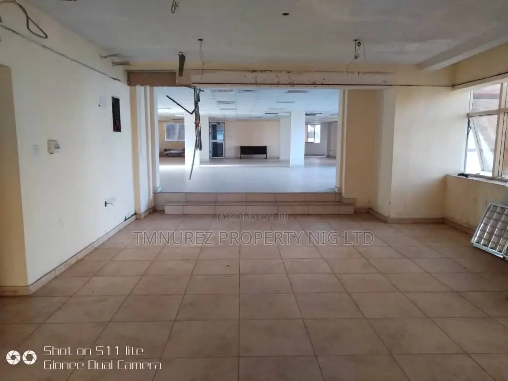 270 SQM Open Space Warehouse for Rent at Vi
