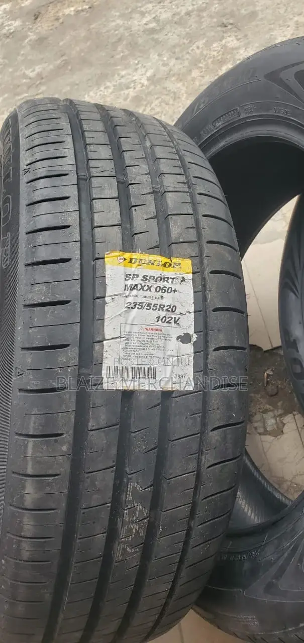 235/55/20 Dunlop Tyre
