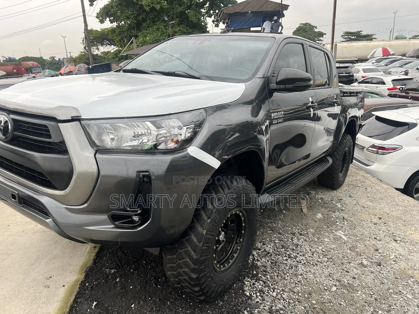 Toyota Hilux 2021 Black