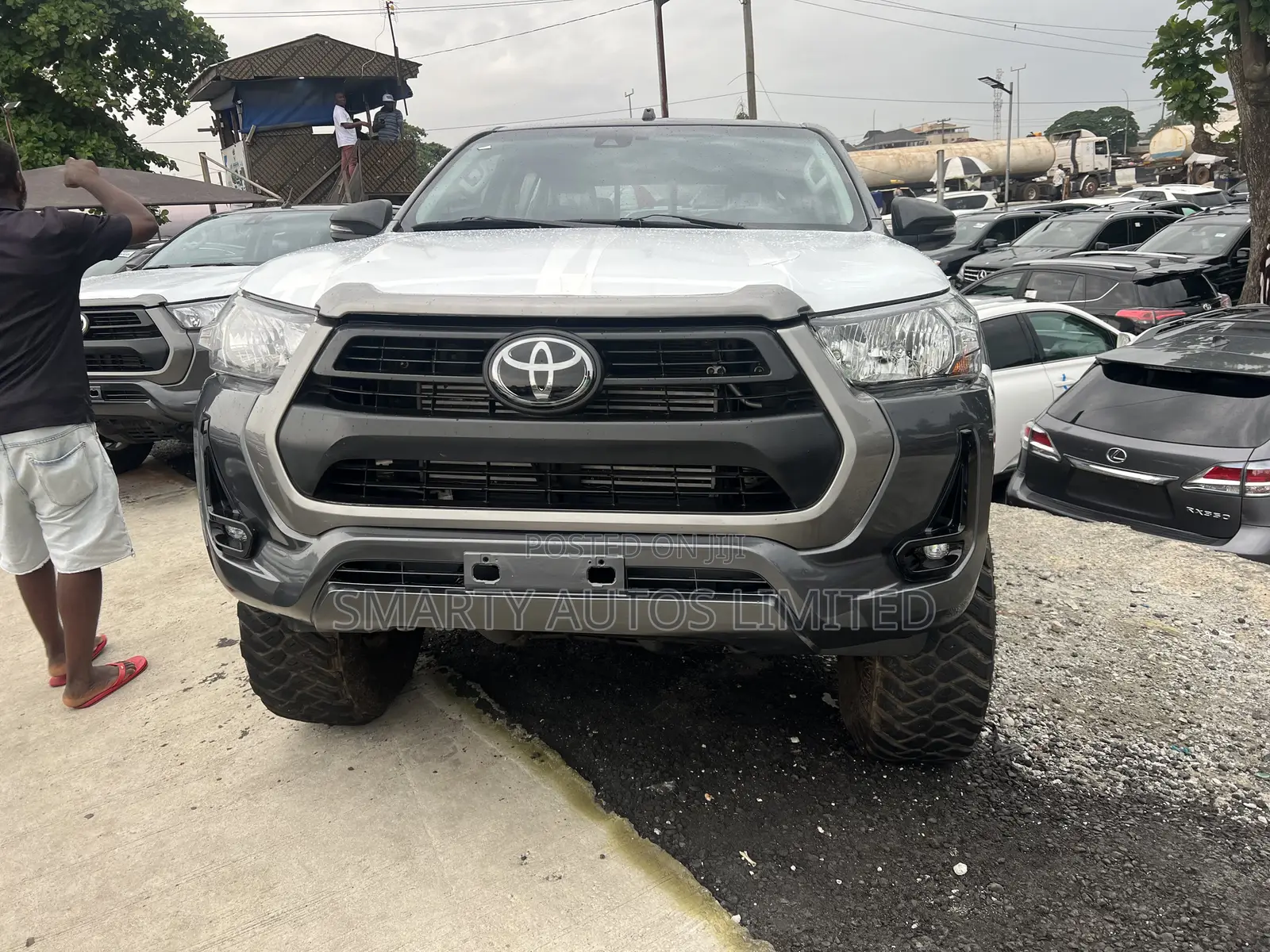 Toyota Hilux 2021 Black