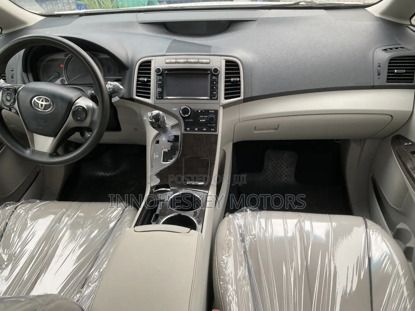 Toyota Venza LE FWD 2013 White