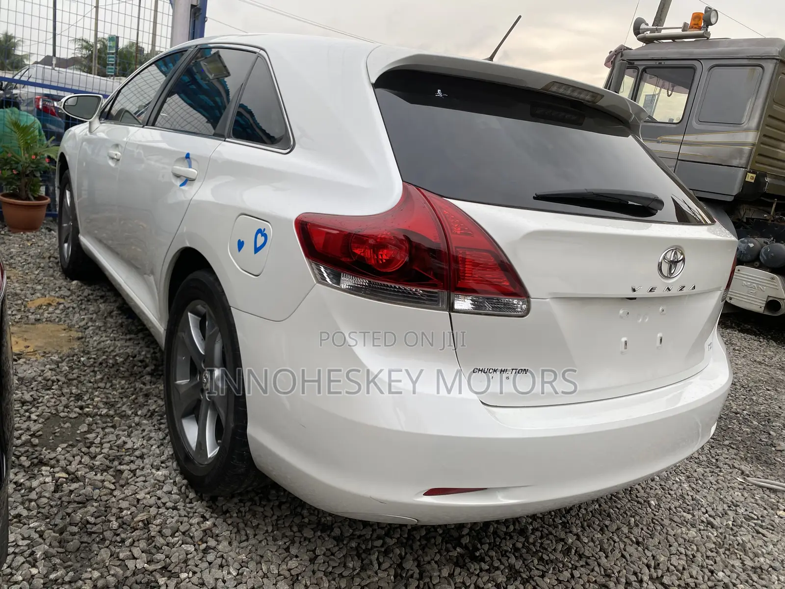 Toyota Venza LE FWD 2013 White