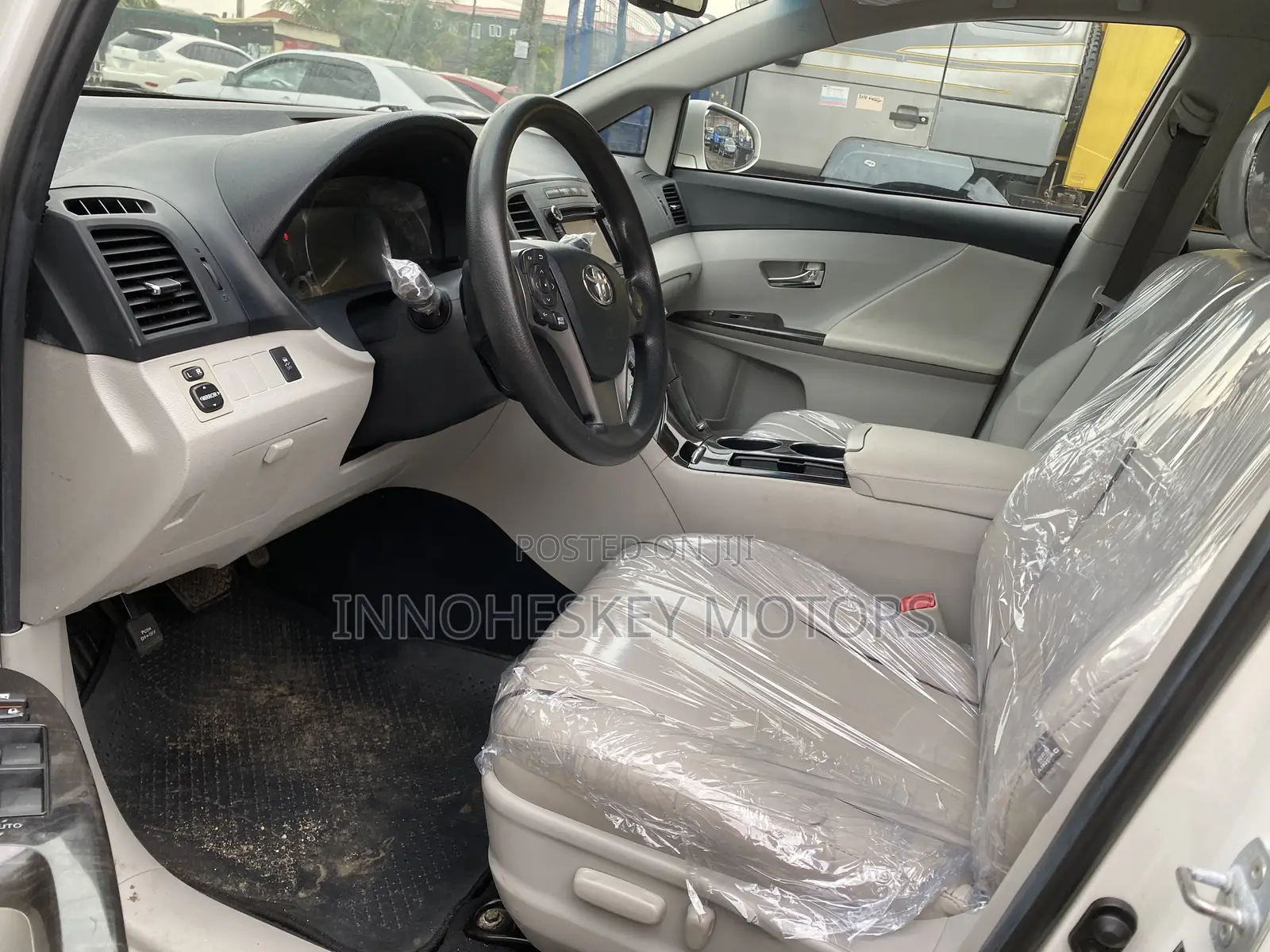 Toyota Venza LE FWD 2013 White