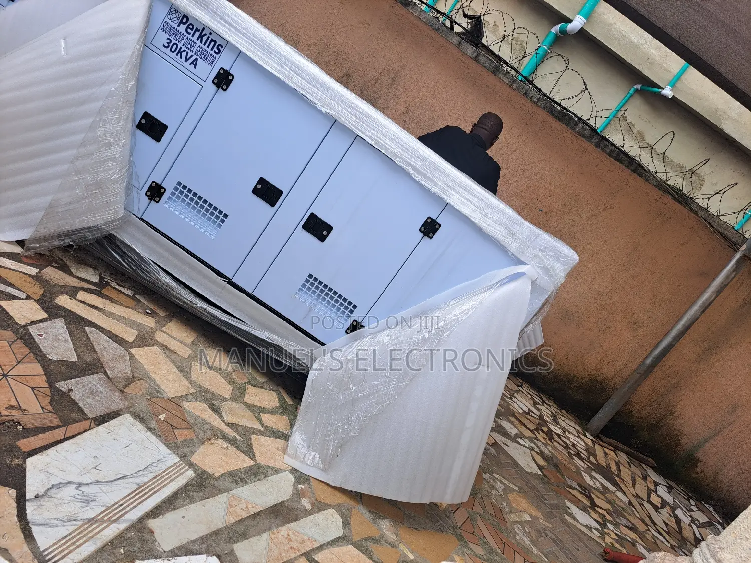 Perkins Diesel Soundproof Generator Model Sp30kva 100% Coppe