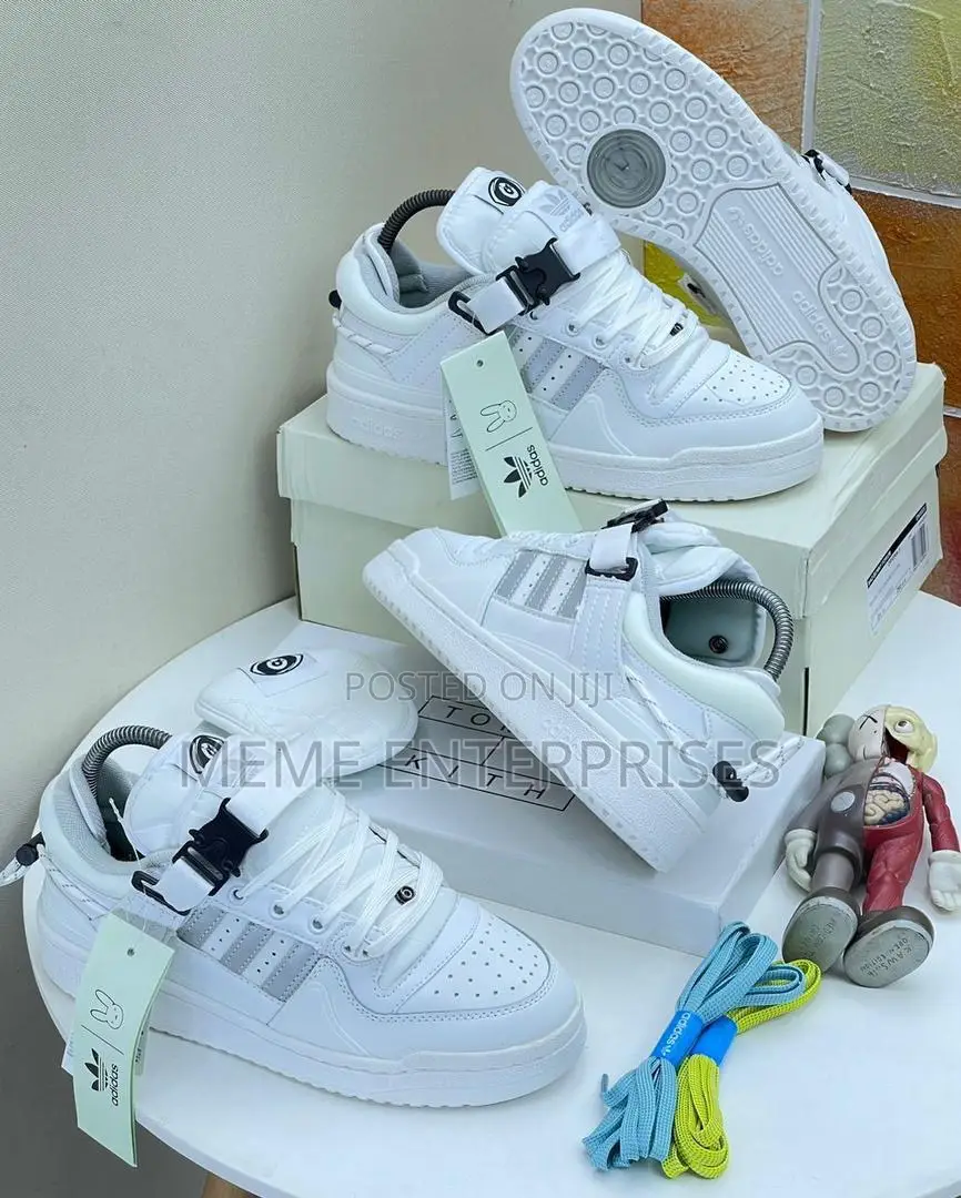Adidas Sneakers