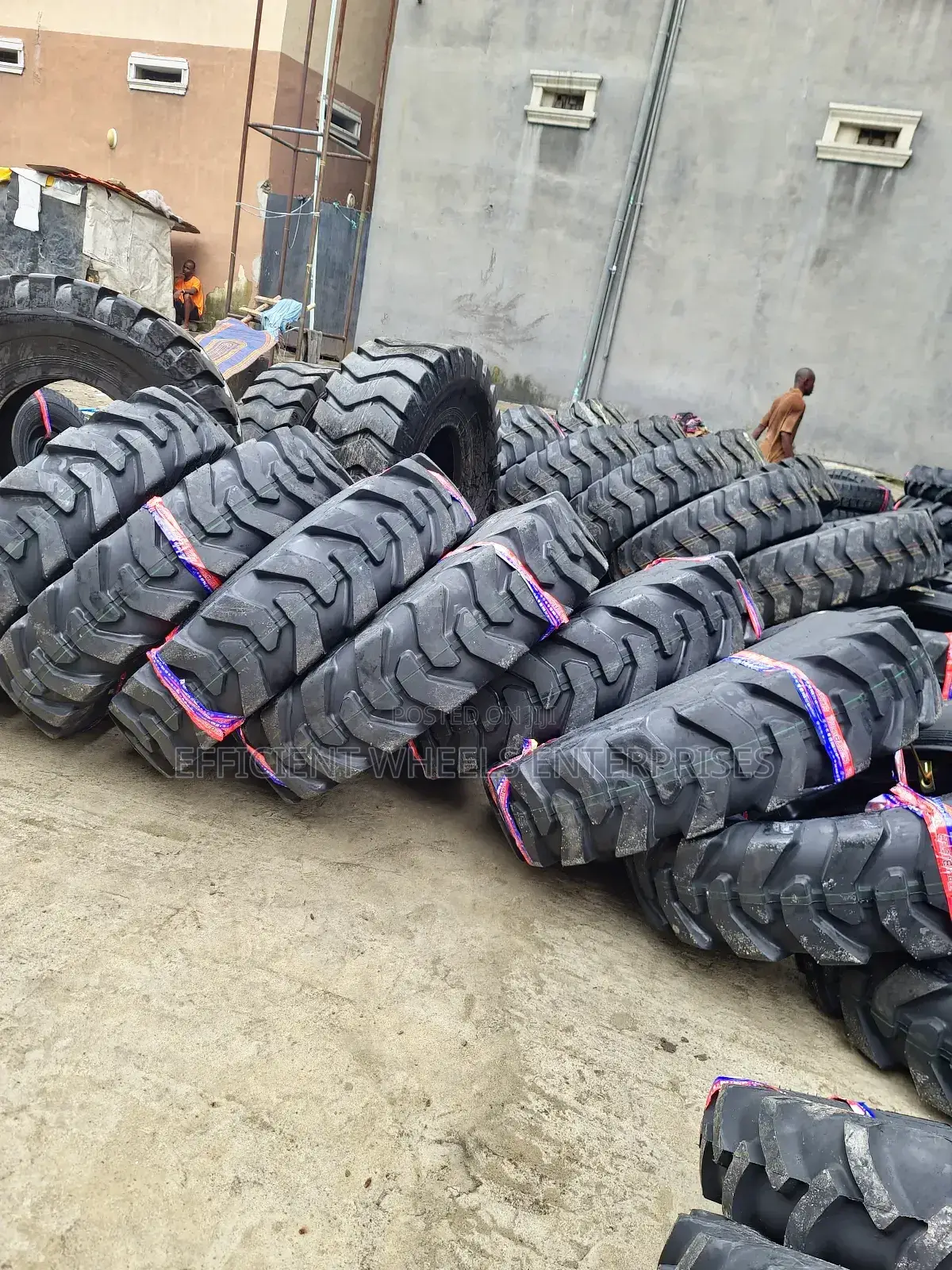 Caterpillars, Forklifts, Cranes and Payloaders Tyres