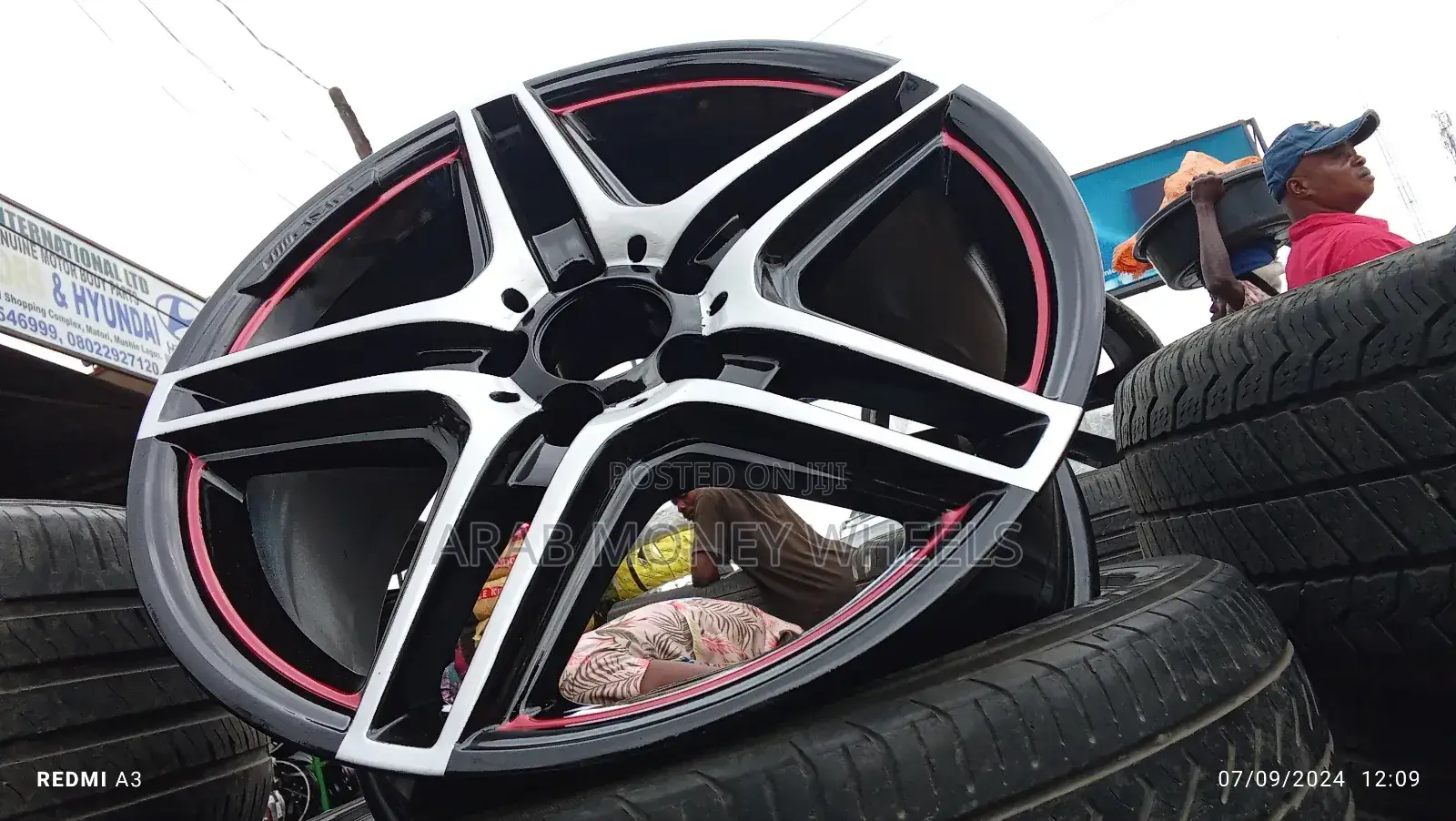 18 Inch Black an Silver Wheels