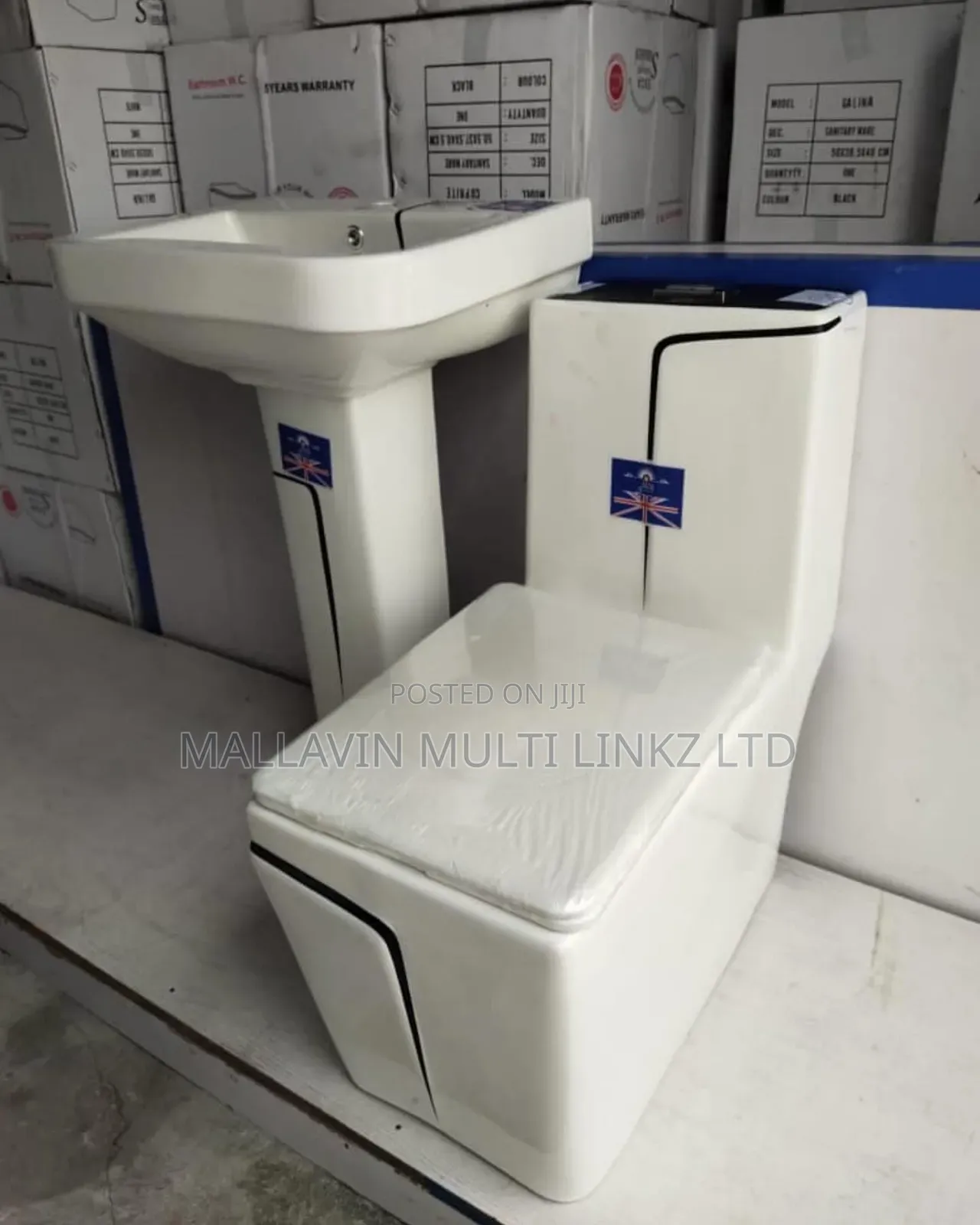 Executive Toilet Seats And Pedestal Basins