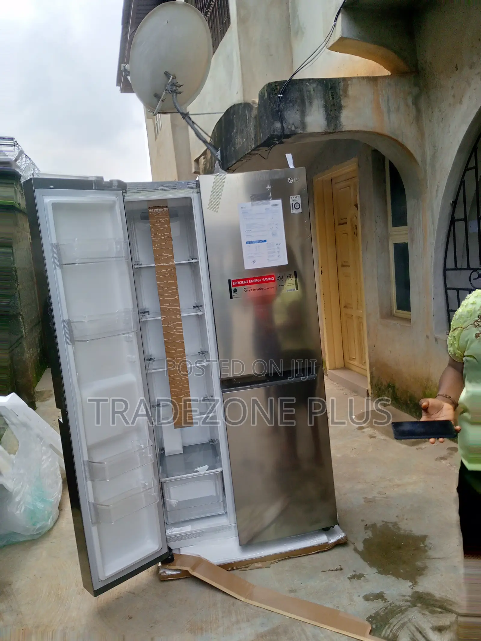 Classic LG Side-by-Side Freezing 649ltr Refrigerator