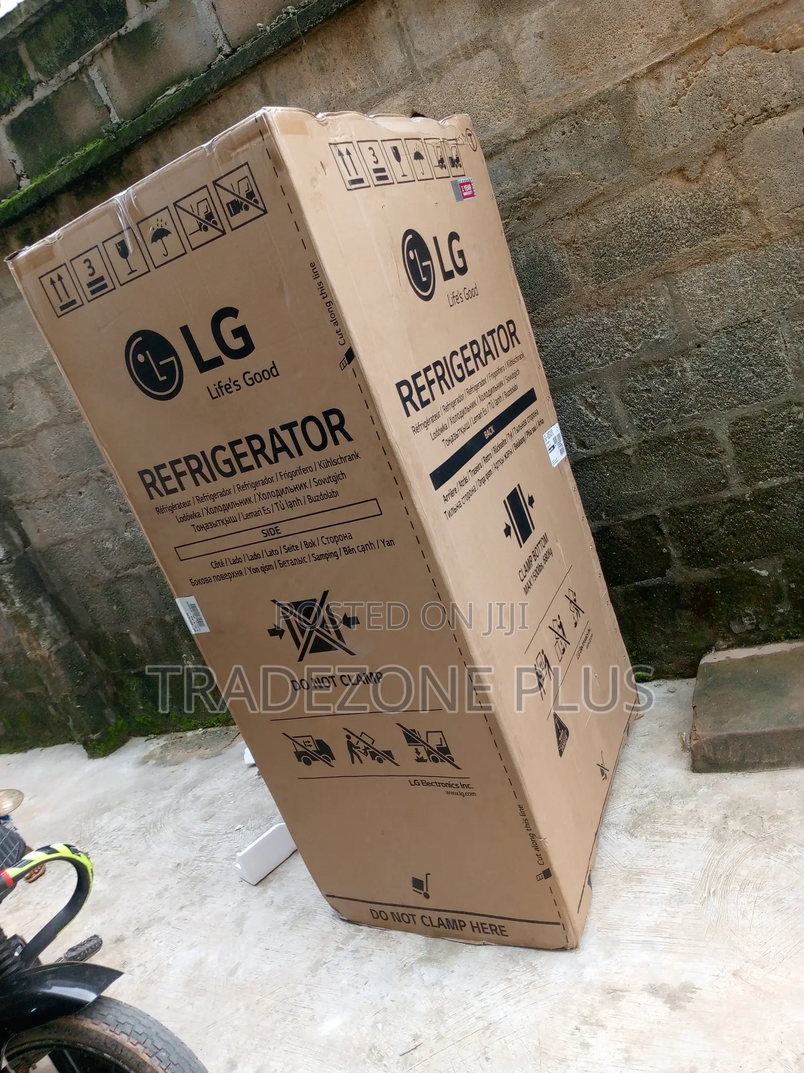 Classic LG Side-by-Side Freezing 649ltr Refrigerator