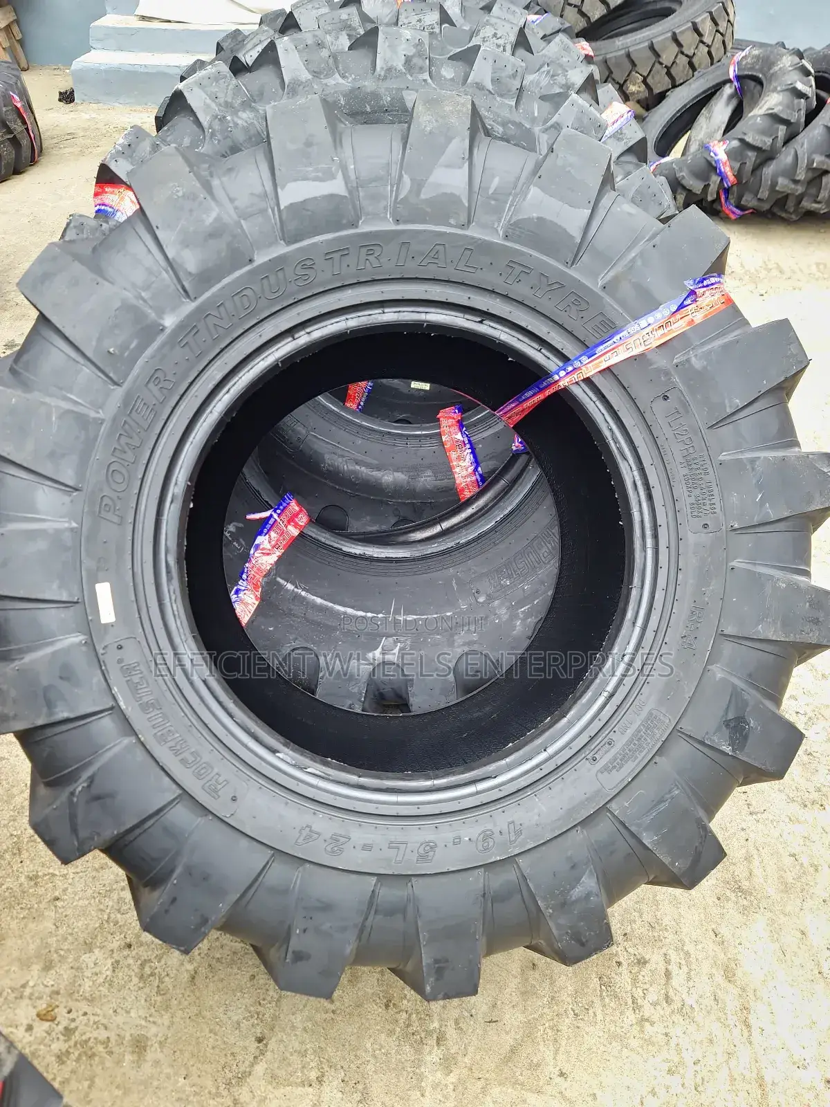 19.5l-24 12pr Tubeless