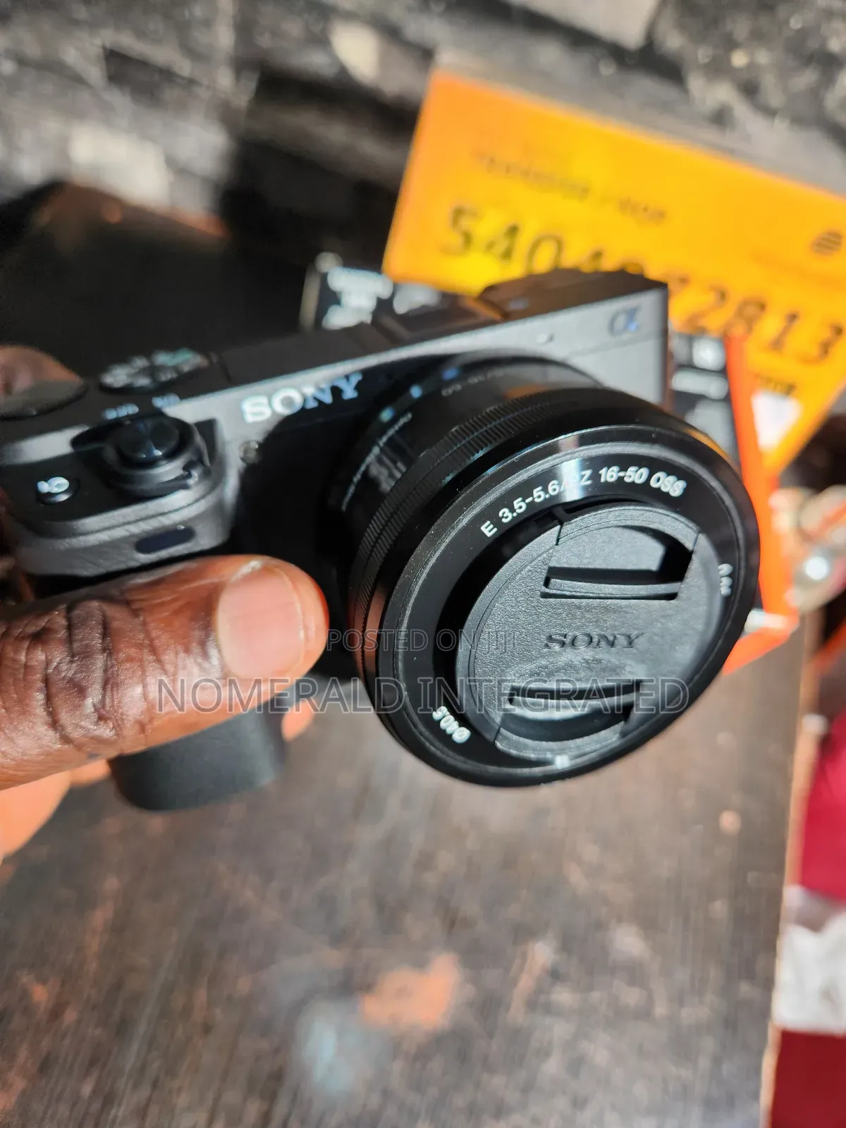 Sony A6400l Mirrorless Camera +16-50mm Lens