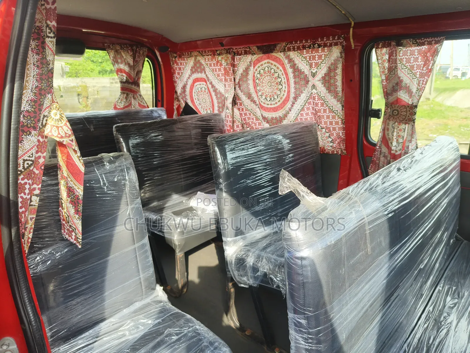 Toyota HiAce 2002 Red