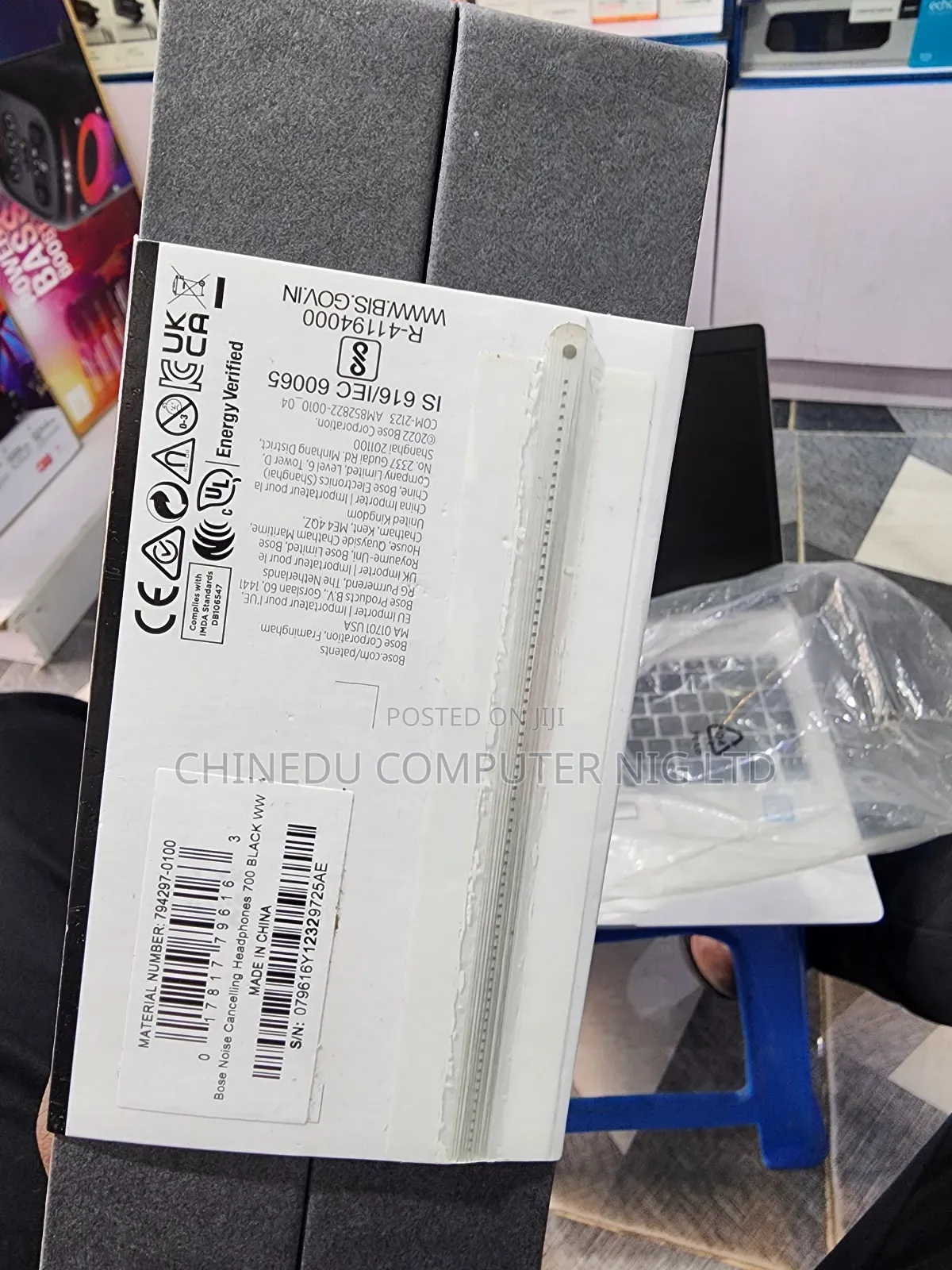 Bose Noise Cancellation Headphones 700