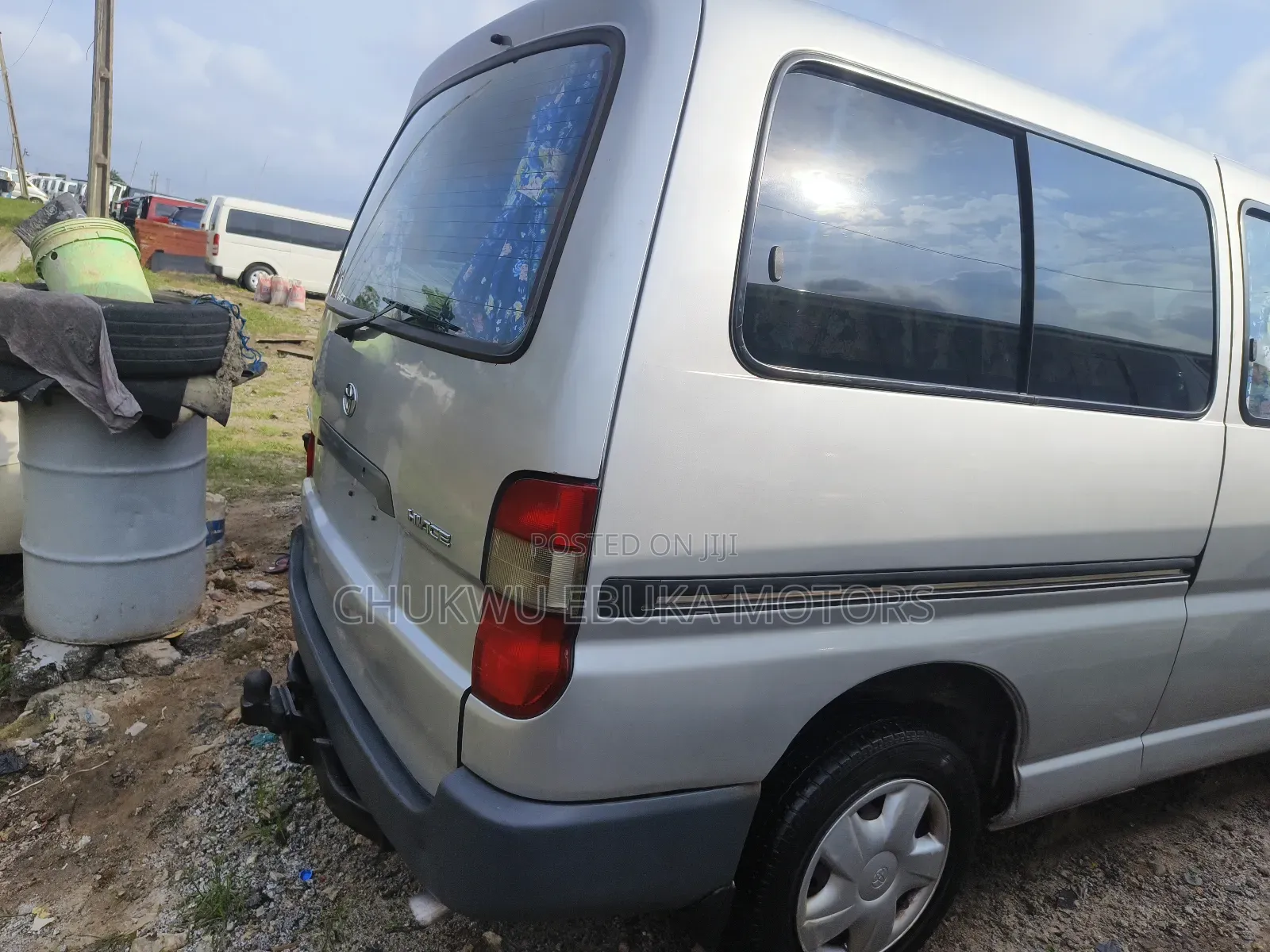 Toyota HiAce 2002 Silver