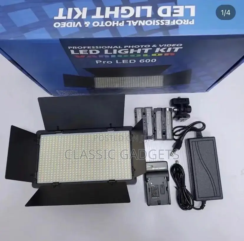 Professional Photo/Video Pro 600 Led Light Kit With Tripod