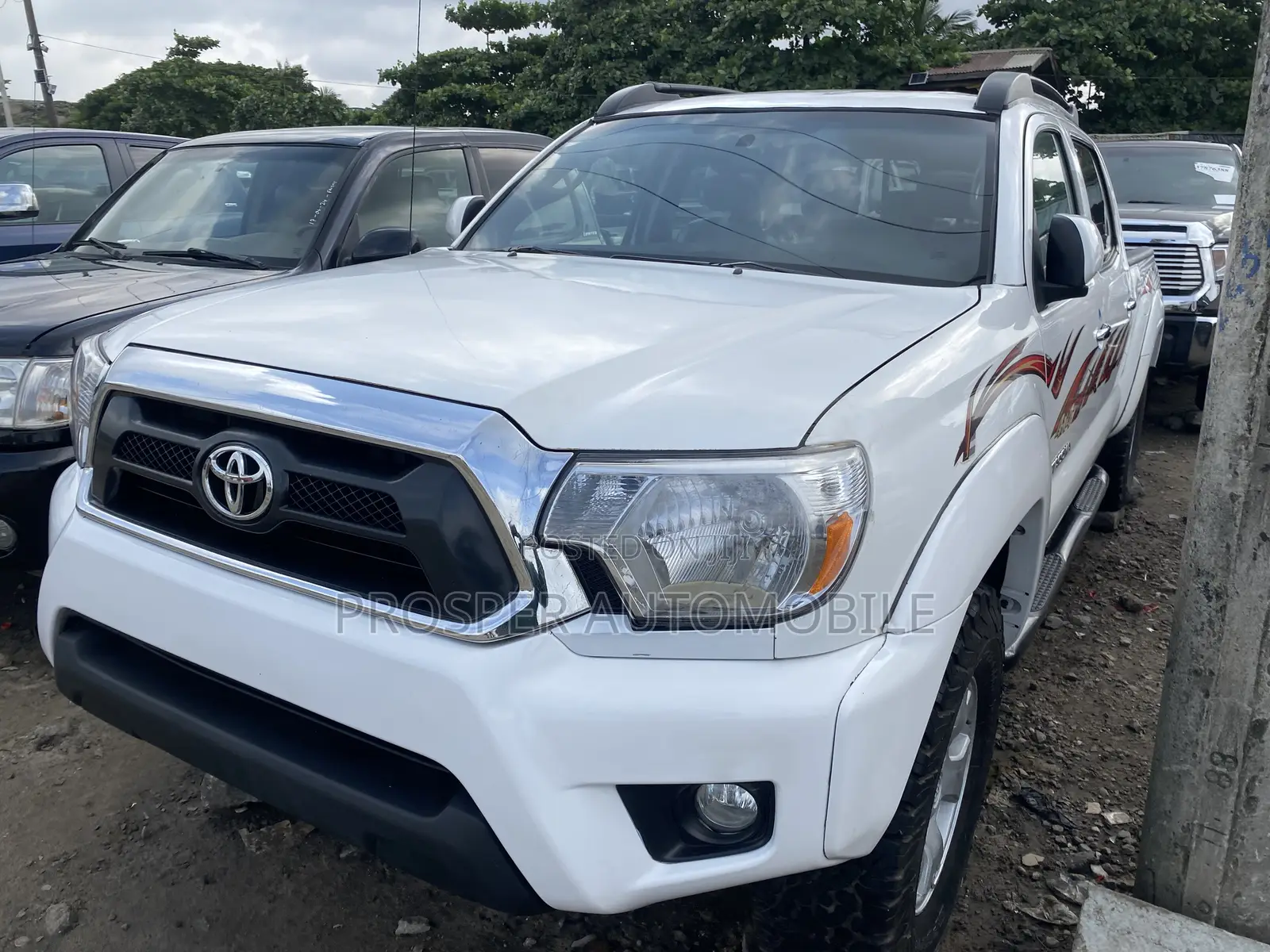 Toyota Tacoma 2015 White