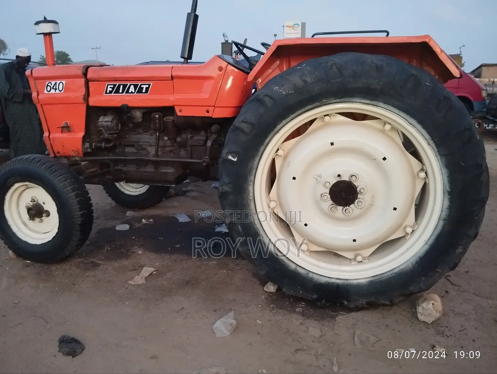 Fiat 640 Tractor With Auxiliary 4×