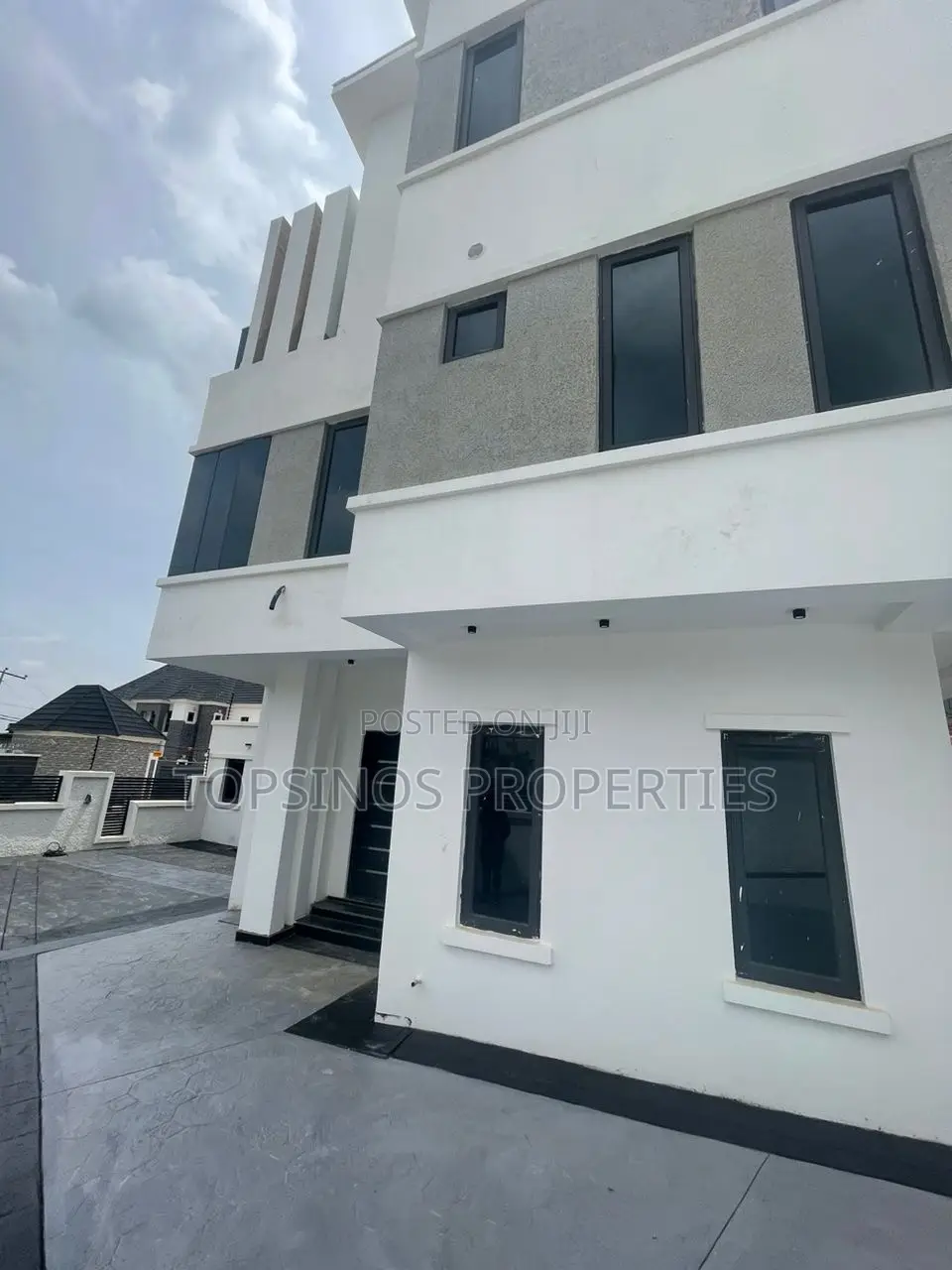 3bdrm Duplex in Dawaki for rent