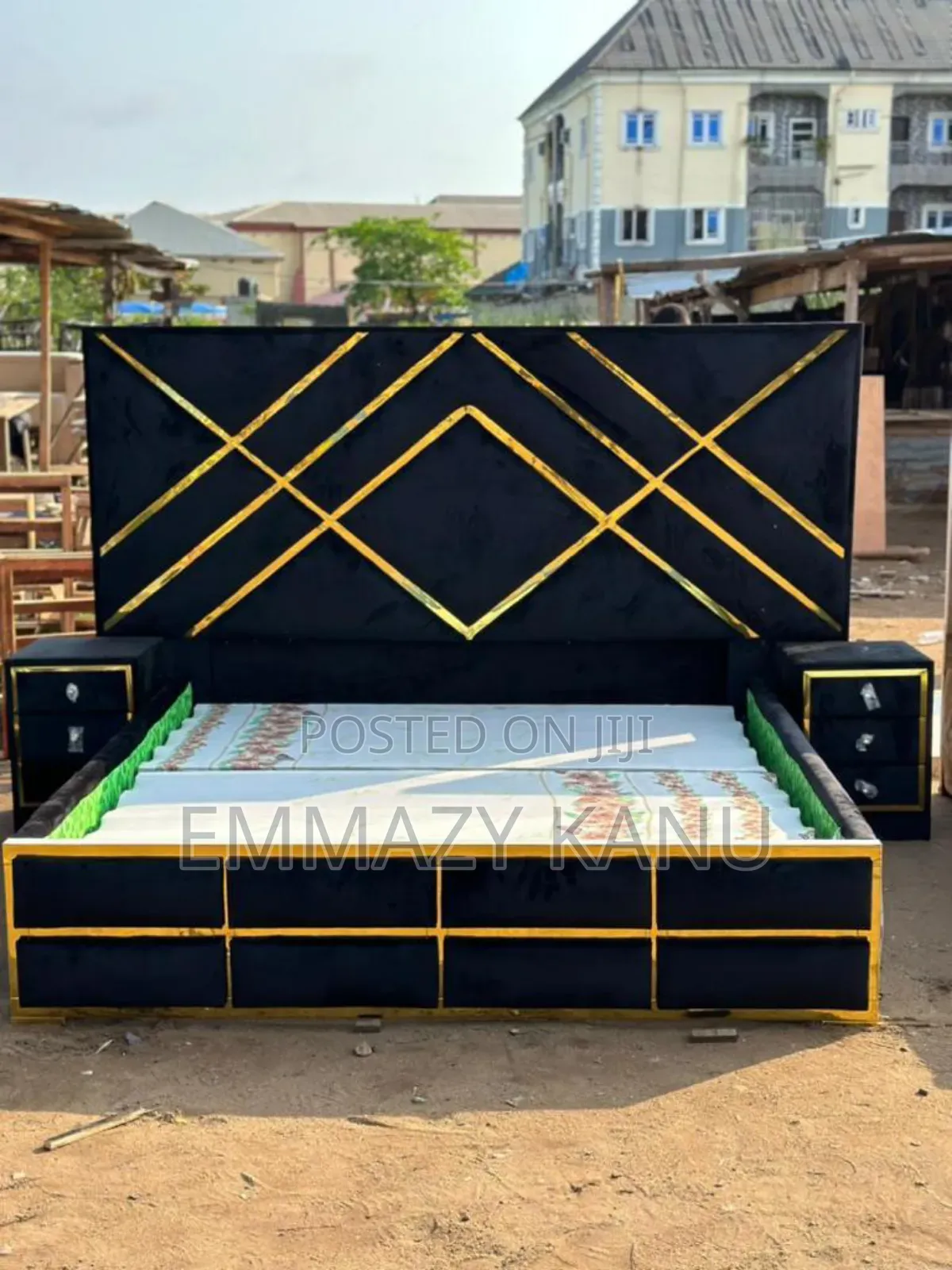 High Quality 6x6 Bedframe With 2 Side Drawers