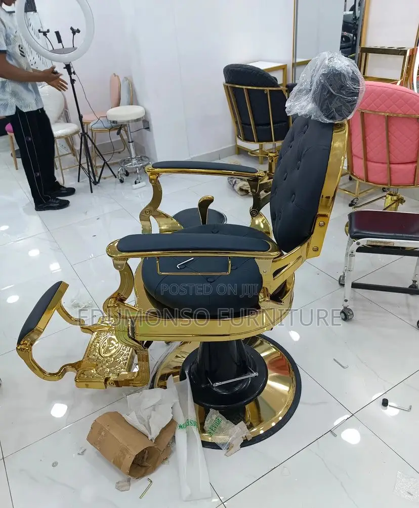 Saloon Luxury Black and Gold Vintage Barber Chair
