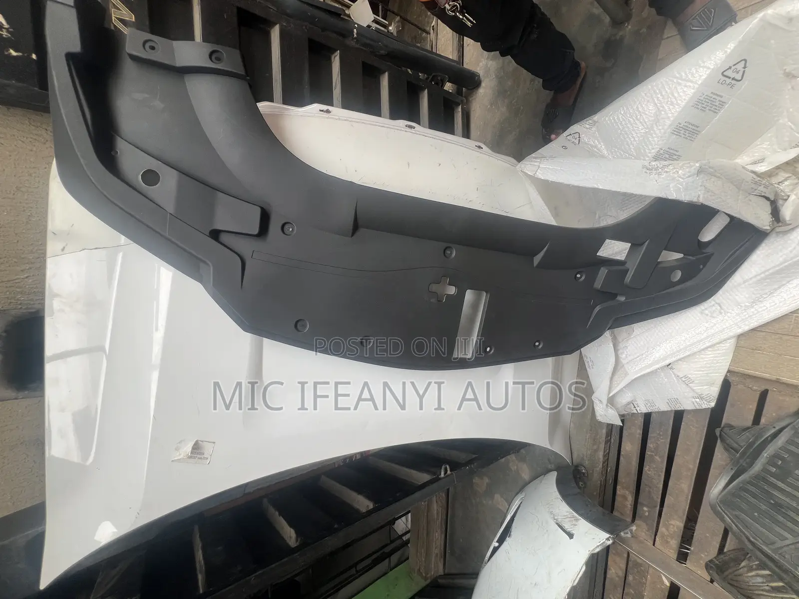 Lx570 Engein Cover