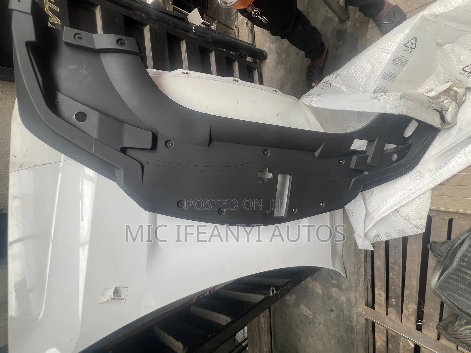 Lx570 Engein Cover