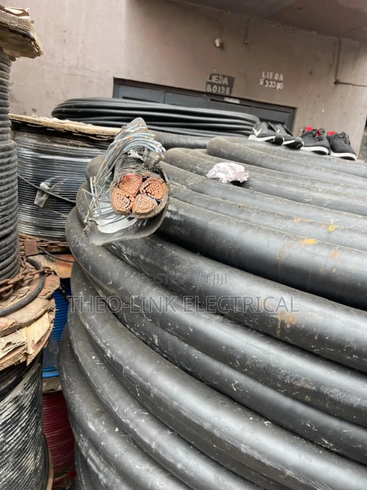 240mm 4core Armoured Cable