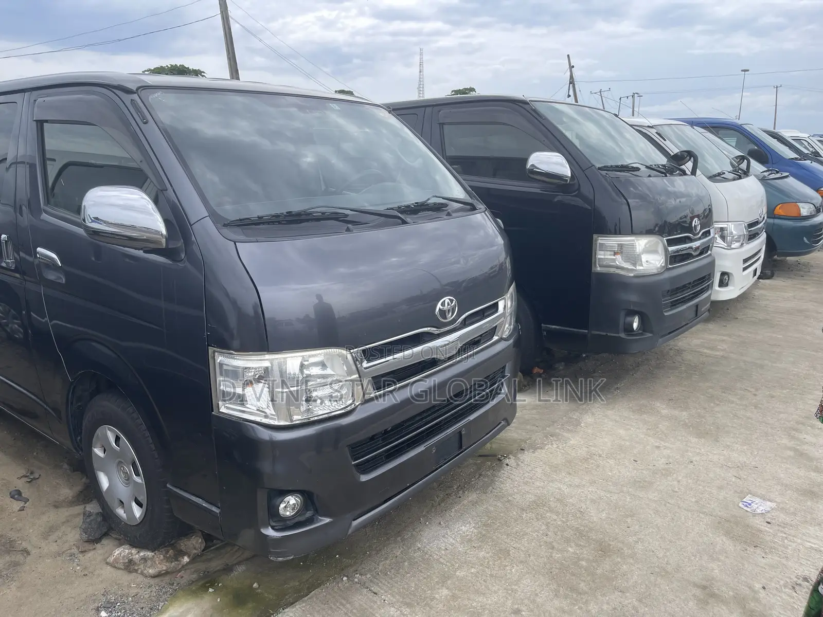 Toyota HiAce 2010 Black