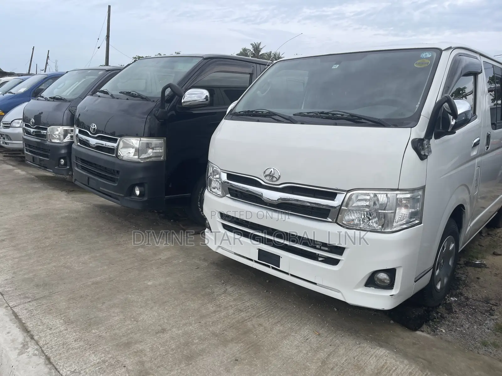 Toyota HiAce 2010 Black