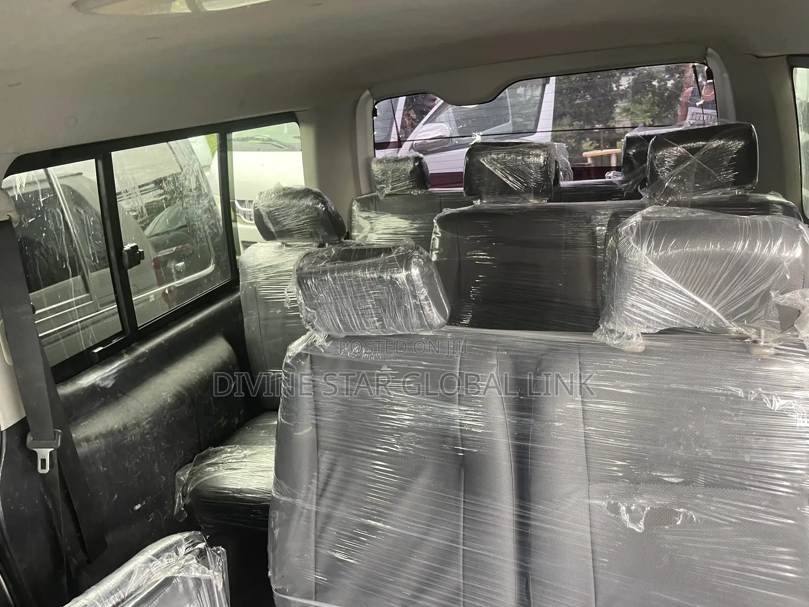 Toyota HiAce 2010 Black