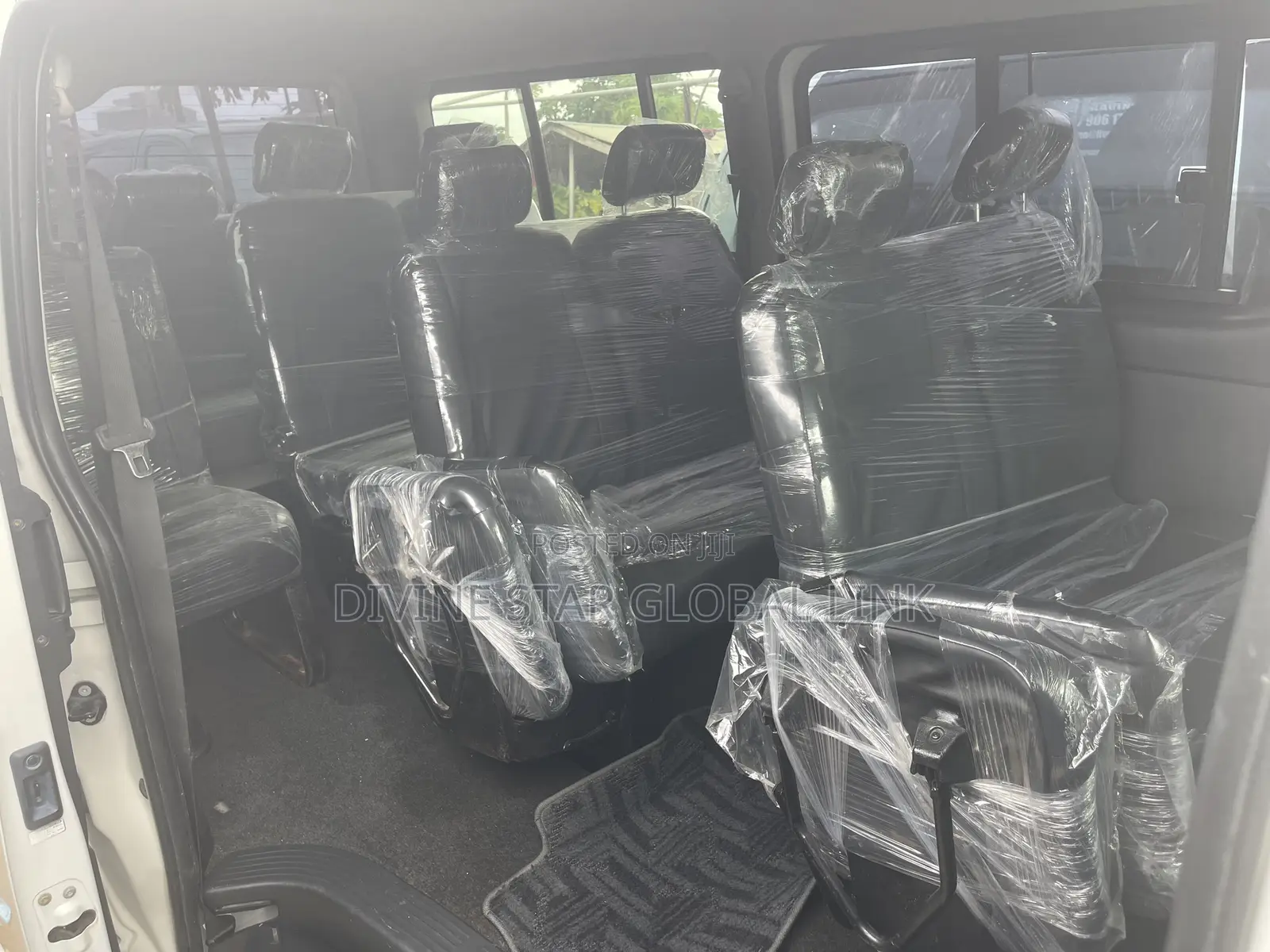 Toyota HiAce 2010 Black