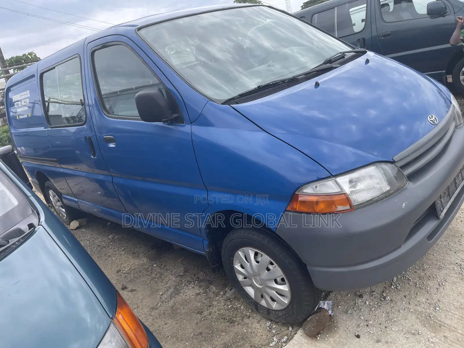 Toyota HiAce 2008 Blue