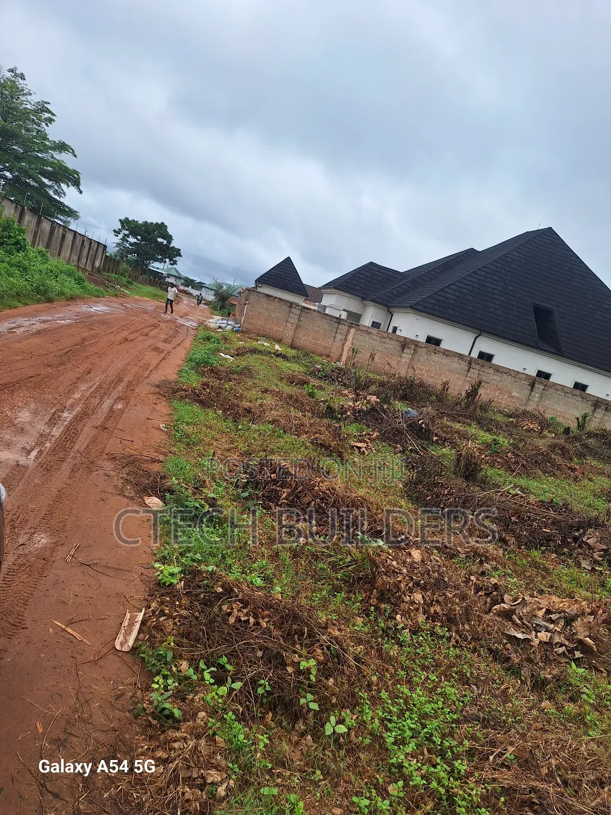 Distress 100x100. 200ft Off Ohen, Okhuoromi, Airport Road