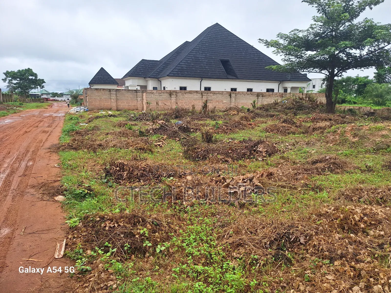 Distress 100x100. 200ft Off Ohen, Okhuoromi, Airport Road